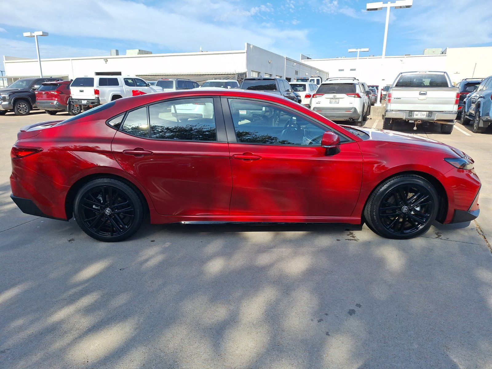 Used 2026 Toyota Camry SE w/ Convenience Package FWD image 7