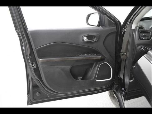 Used 2020 Jeep Compass Limited AWD/4WD image 4