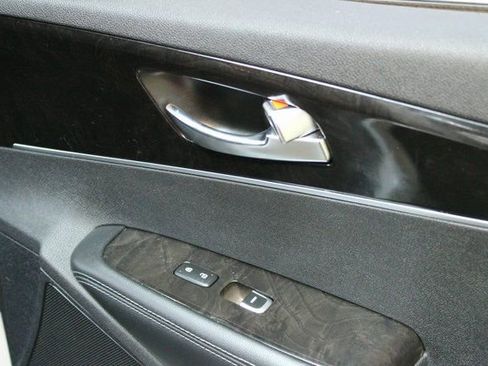 Used 2016 Kia Sorento EX image 9