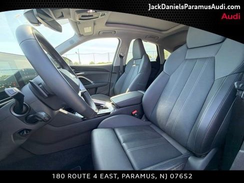 Used 2025 Audi Q5 Premium Plus w/ Premium Plus AWD/4WD image 11