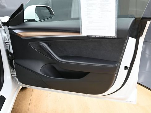 Used 2023 Tesla Model 3 Standard Range RWD image 39
