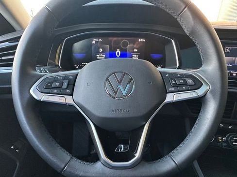 Certified 2023 Volkswagen Jetta SE w/ Panoramic Sunroof Package image 41