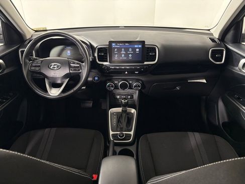 Used 2025 Hyundai Venue SEL FWD image 31