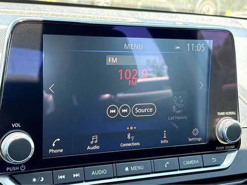 Used 2025 Nissan Altima 2.5 SV FWD image 6