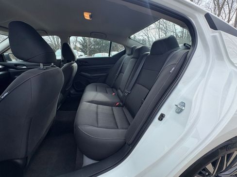 Used 2025 Nissan Altima 2.5 SV image 23