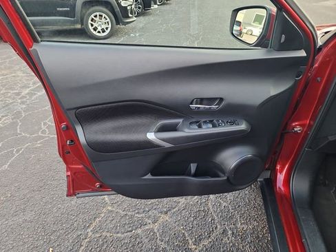 Used 2023 Nissan Kicks SV image 9