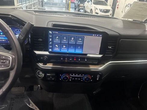 Used 2023 Chevrolet Silverado 1500 LT AWD/4WD image 23