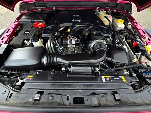 Certified 2021 Jeep Wrangler Unlimited Rubicon w/ Xtreme Recon 35" Tire Package image 23