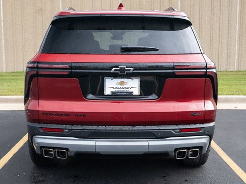 New 2025 Chevrolet Traverse Z71 w/ Enhanced Driving Package image 6