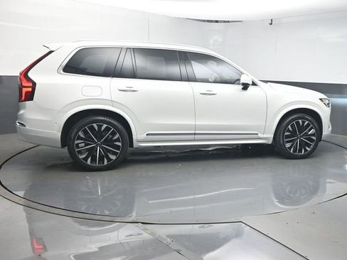 Certified 2026 Volvo XC90 T8 Ultra w/ Protection Package Premier AWD/4WD image 8