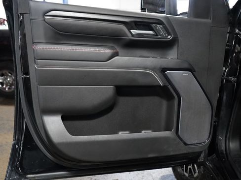 Used 2025 GMC Sierra 2500 AT4X AWD/4WD image 21