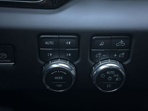 Used 2023 GMC Sierra 1500 AT4X image 13