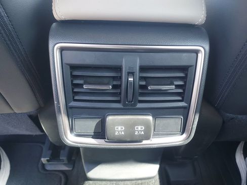 Used 2023 Subaru Forester Limited AWD/4WD image 12