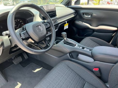 Used 2027 Honda HR-V Sport image 19