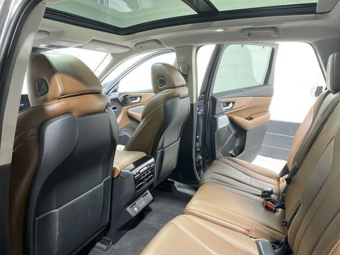 Used 2025 Acura MDX SH-AWD w/ Technology Package image 12