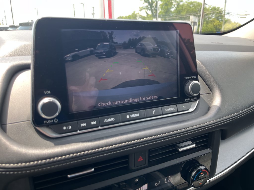 Used 2024 Nissan Rogue SV FWD image 18