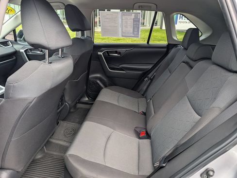 Used 2025 Toyota RAV4 XLE AWD/4WD image 20