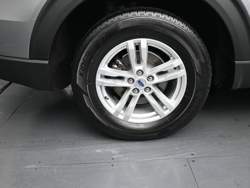 Used 2023 Ford Explorer XLT w/ Class IV Trailer Tow Package image 10