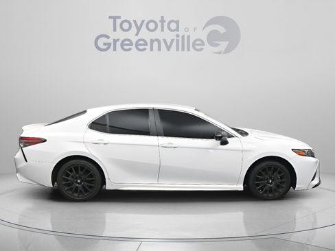 Used 2018 Toyota Camry SE FWD image 17