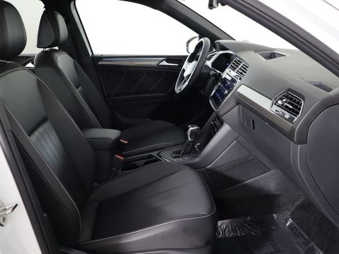 Used 2024 Volkswagen Tiguan SE R-Line FWD image 18
