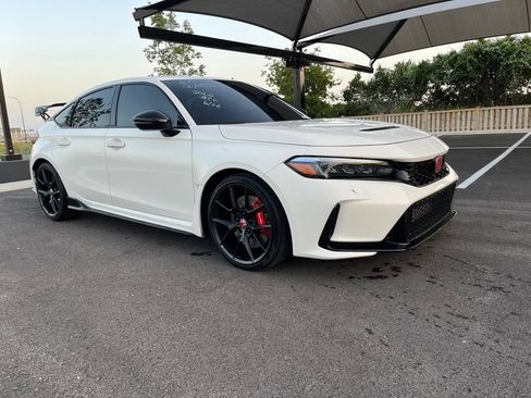 Used 2025 Honda Civic Type R image 3