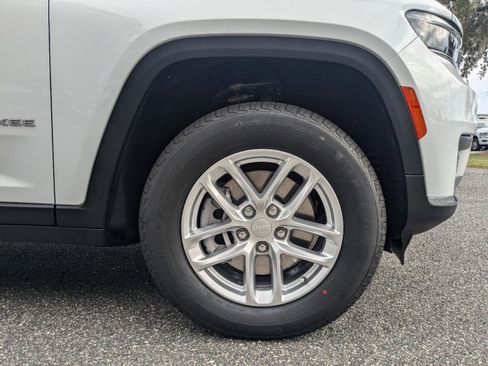 New 2025 Jeep Grand Cherokee L Laredo image 11