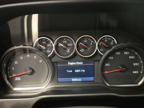Used 2022 Chevrolet Silverado 2500 LT AWD/4WD image 4
