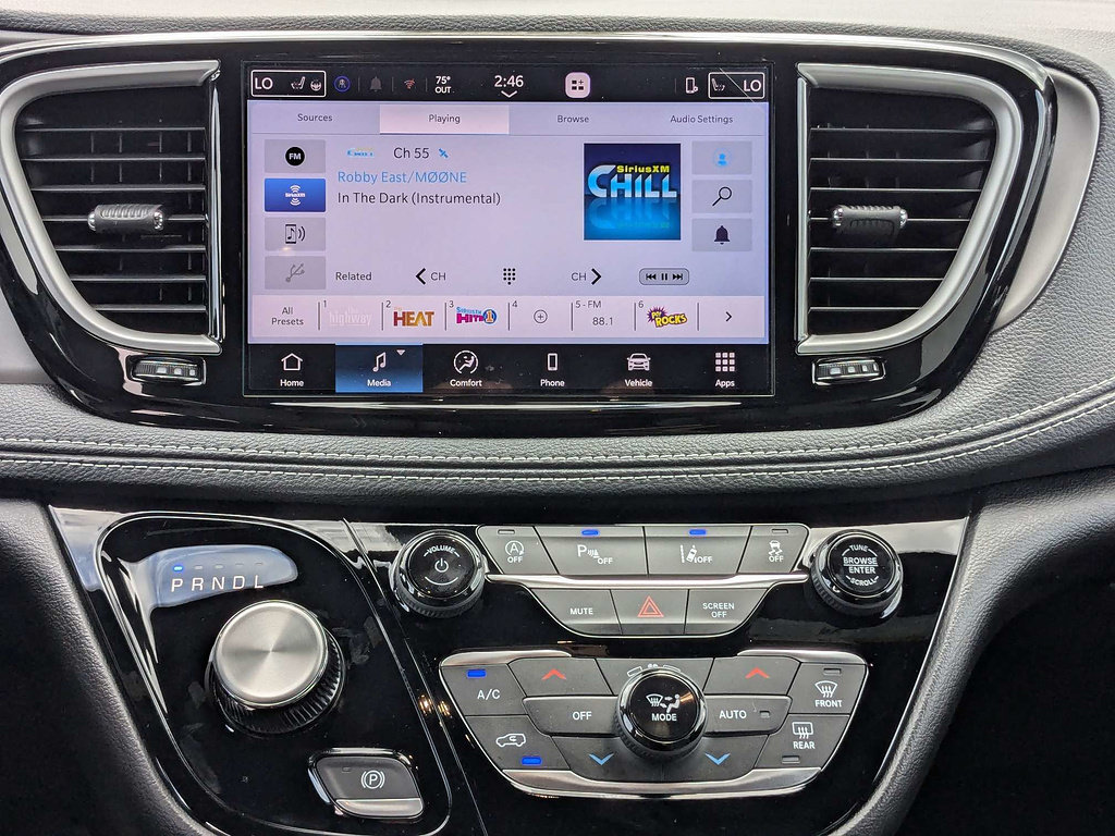 New 2027 Chrysler Pacifica Select FWD image 18