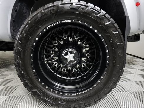 Used 2024 Ford F450 Platinum w/ FX4 Off-Road Package image 50