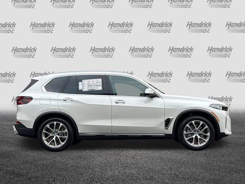 New 2026 BMW X5 xDrive50e image 5