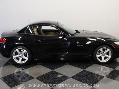 Used 2011 BMW Z4 sDrive30i image 12