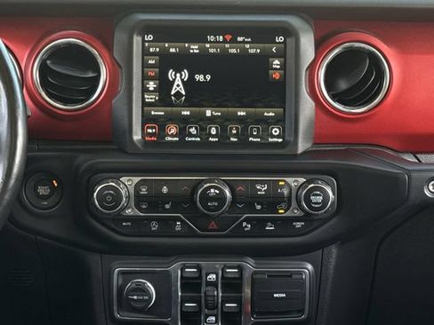 Used 2021 Jeep Wrangler Unlimited Rubicon AWD/4WD image 16