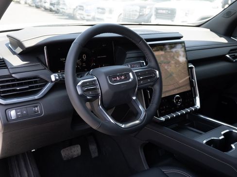 New 2026 GMC Acadia Elevation w/ Black Edition FWD image 17