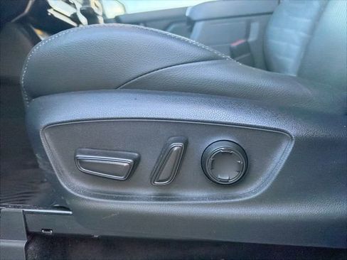 Used 2025 Toyota Tacoma TRD Sport w/ TRD Sport Premium Package image 18