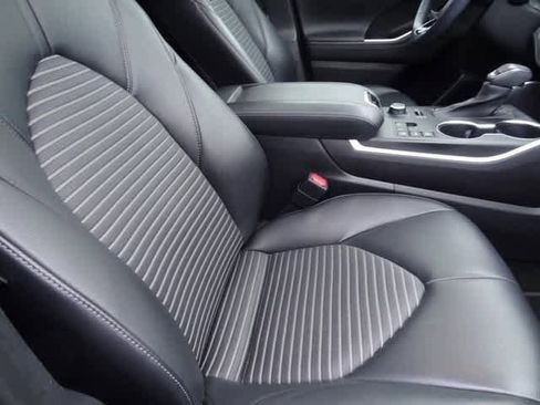 Used 2023 Toyota Highlander XSE image 24