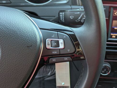 Used 2019 Volkswagen Golf S w/ Driver Assistance Package image 18