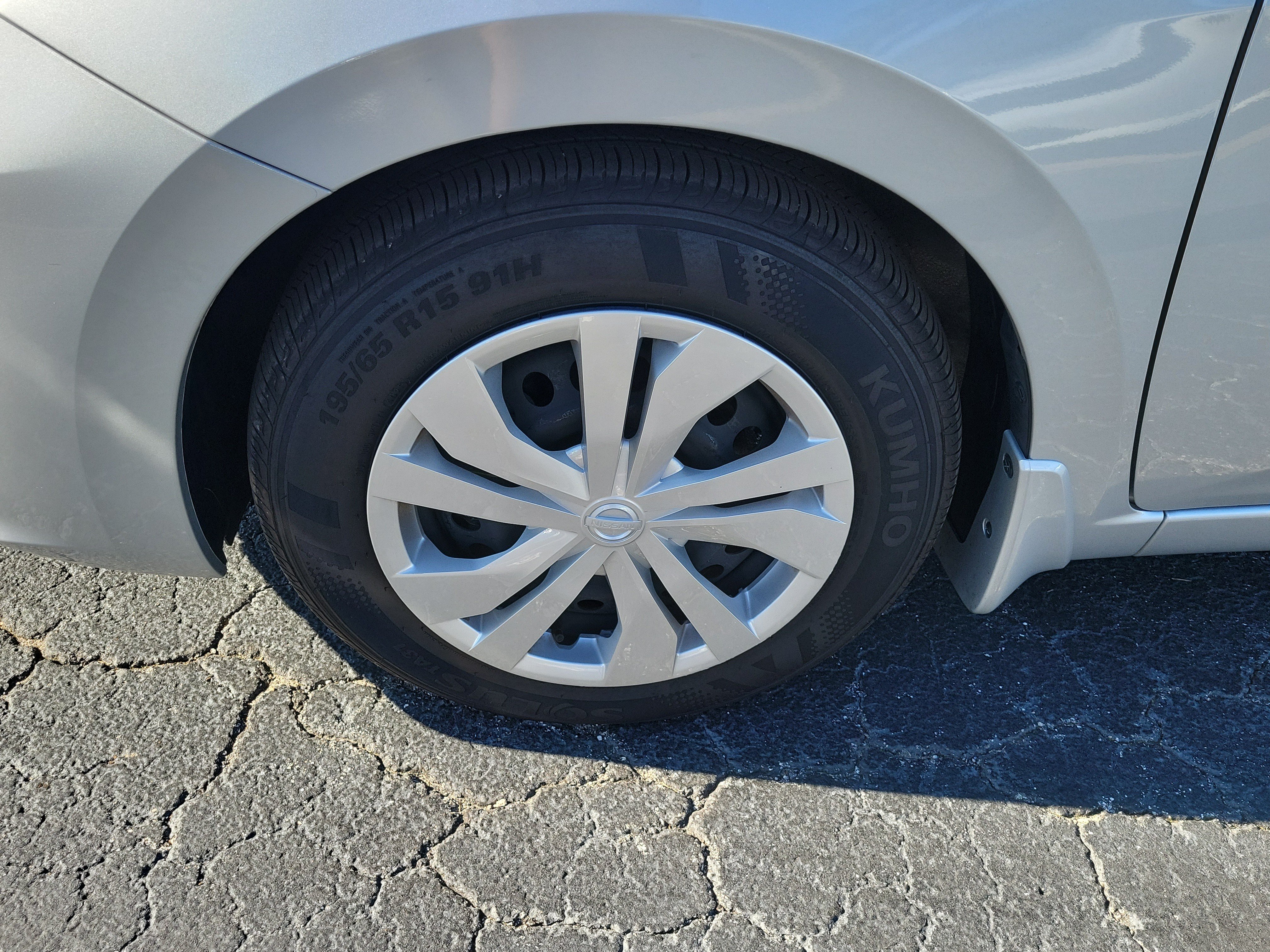 Used 2025 Nissan Versa S w/ Trunk Package FWD image 4