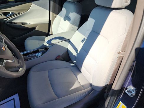 Used 2020 Chevrolet Malibu LT image 11