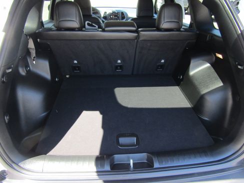 Used 2023 Jeep Cherokee Altitude Lux AWD/4WD image 15