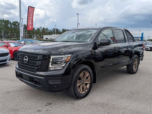 New 2024 Nissan Titan SV w/ SV Bronze Edition Package image 7