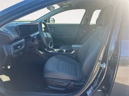 Used 2025 Kia K4 EX image 9
