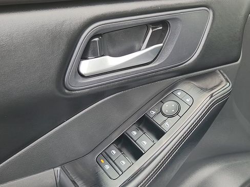 Used 2025 Nissan Rogue SV AWD/4WD image 7