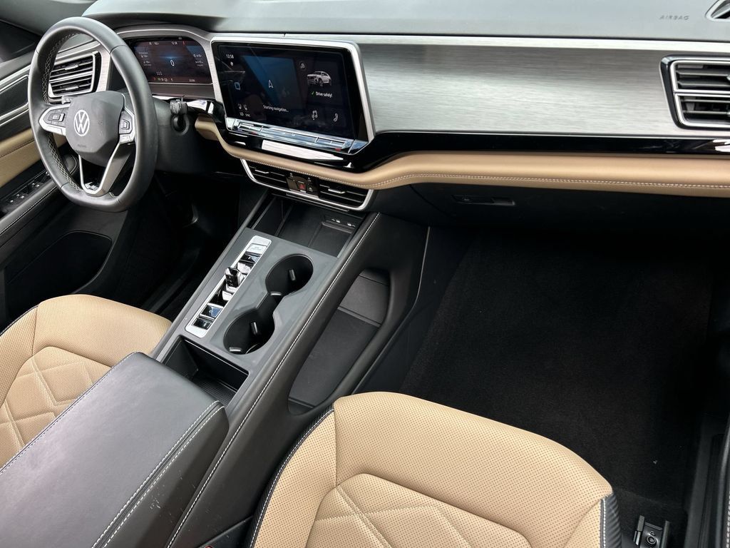 Used 2024 Volkswagen Atlas Cross Sport SE FWD image 29