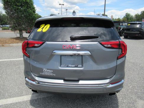 Used 2020 GMC Terrain Denali w/ Denali Premium Package FWD image 6