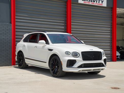 Used 2022 Bentley Bentayga Speed AWD/4WD image 2