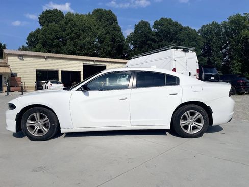 Used 2023 Dodge Charger SXT RWD image 4