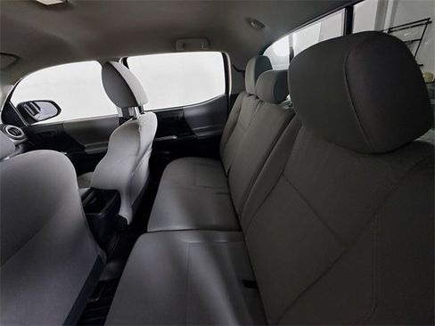 Used 2019 Toyota Tacoma SR5 image 9