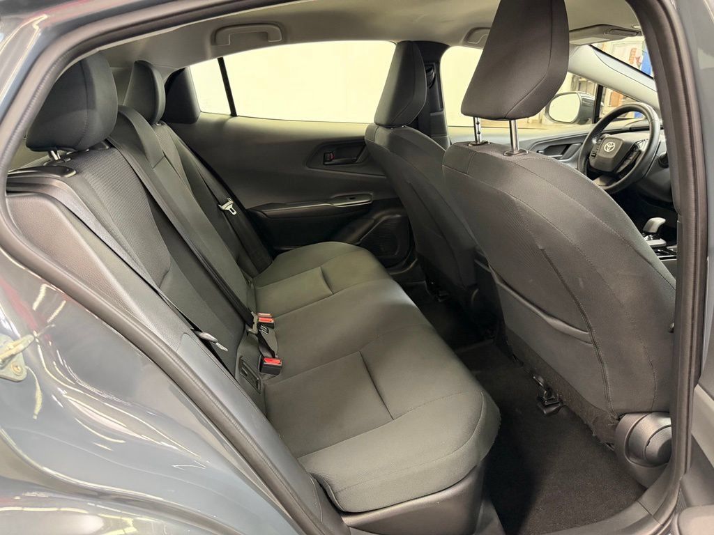Used 2025 Toyota Prius LE FWD image 12