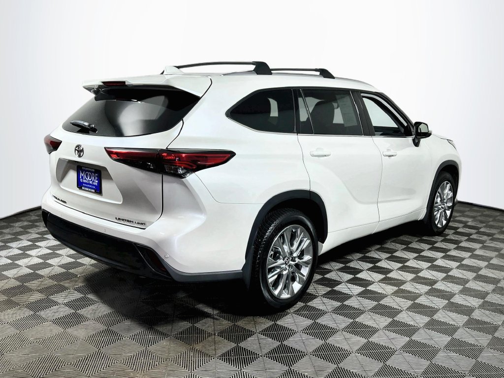 Certified 2021 Toyota Highlander Limited AWD/4WD image 7