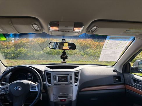 Used 2013 Subaru Outback 2.5i Limited image 10